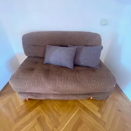 Top Floor Maisonette In Centre