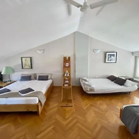 Floor Maisonette In Centre * Póla