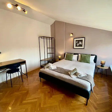 Apartment Floor 2-bed, New Kitchen & Bathroom Near Arena *