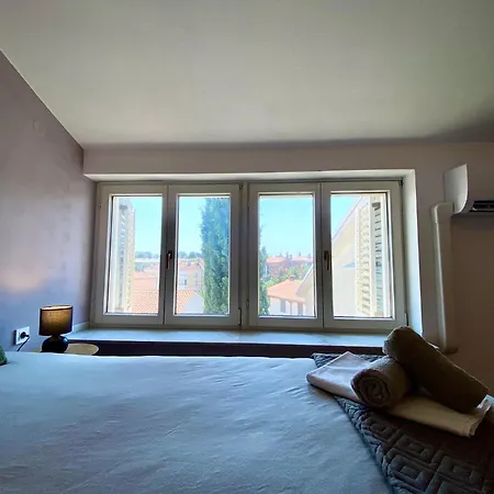 Floor 2-bed, New Kitchen & Bathroom Near Arena Apartment Pula