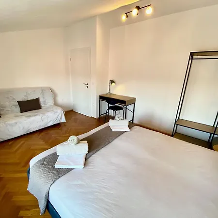 Floor 2-bed, New Kitchen & Bathroom Near Arena