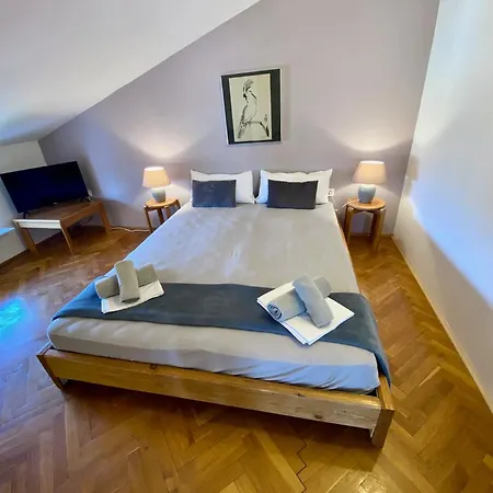 Apartment Floor 2-bed, New Kitchen & Bathroom Near Arena