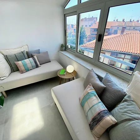 Apartment Floor 2-bed, New Kitchen & Bathroom Near Arena *